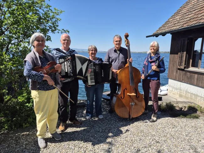 Klingendes Klostercafé mit Ensemble "Bootshuus-Musig"