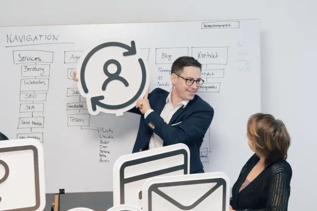 Brown Bag: Wird dein KMU 2027 noch gefunden?