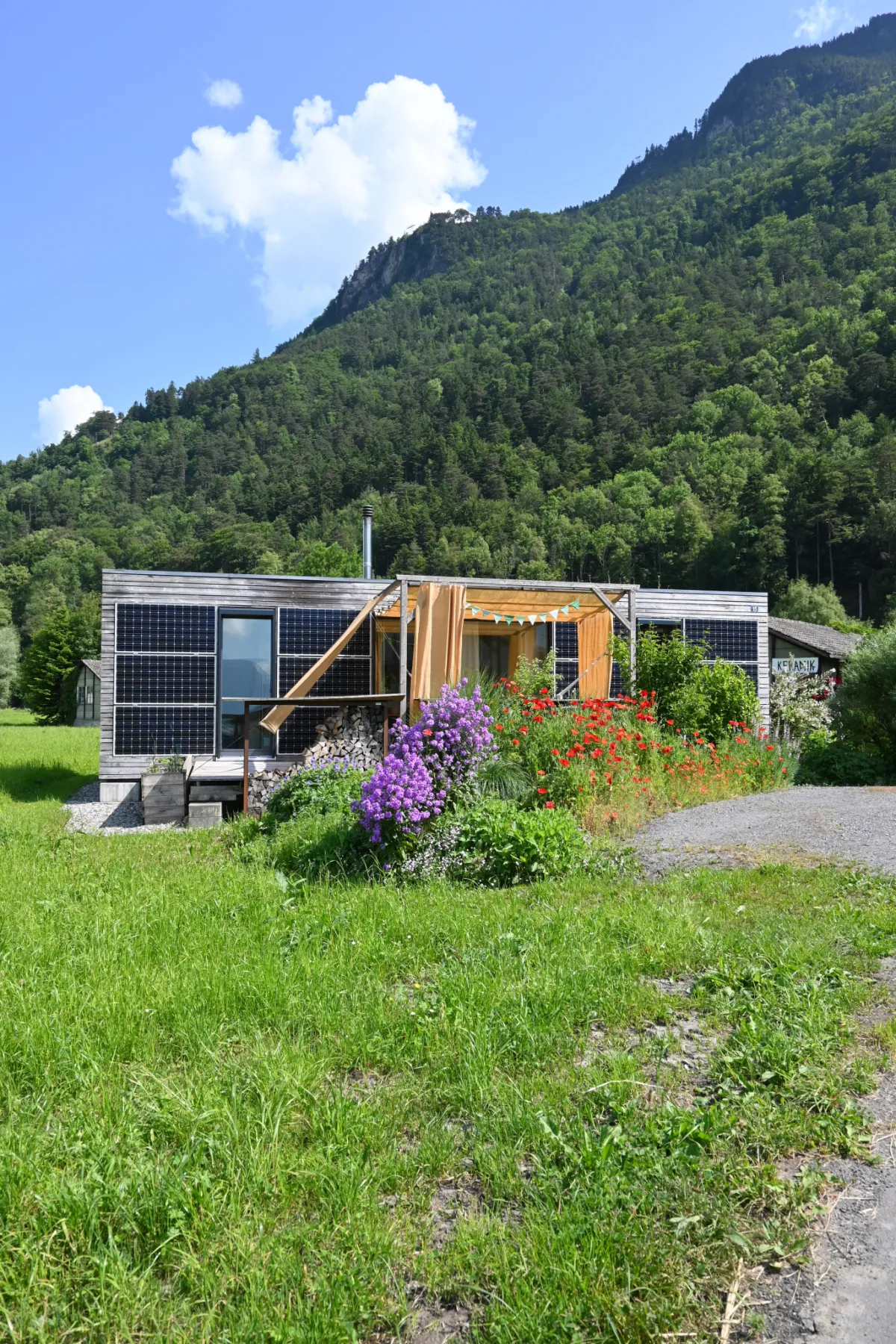 Guided tours of the Ökominihaus. Knowledge transfer on sustainable building and living